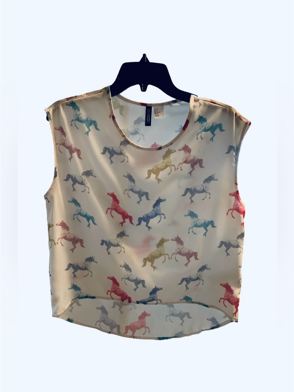 Divided by H&M Horse Print
Crop Shirt Size 6